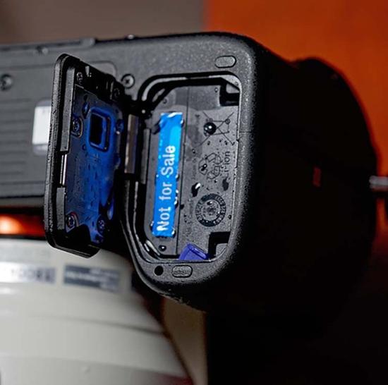 索尼A7R III的電池倉入水